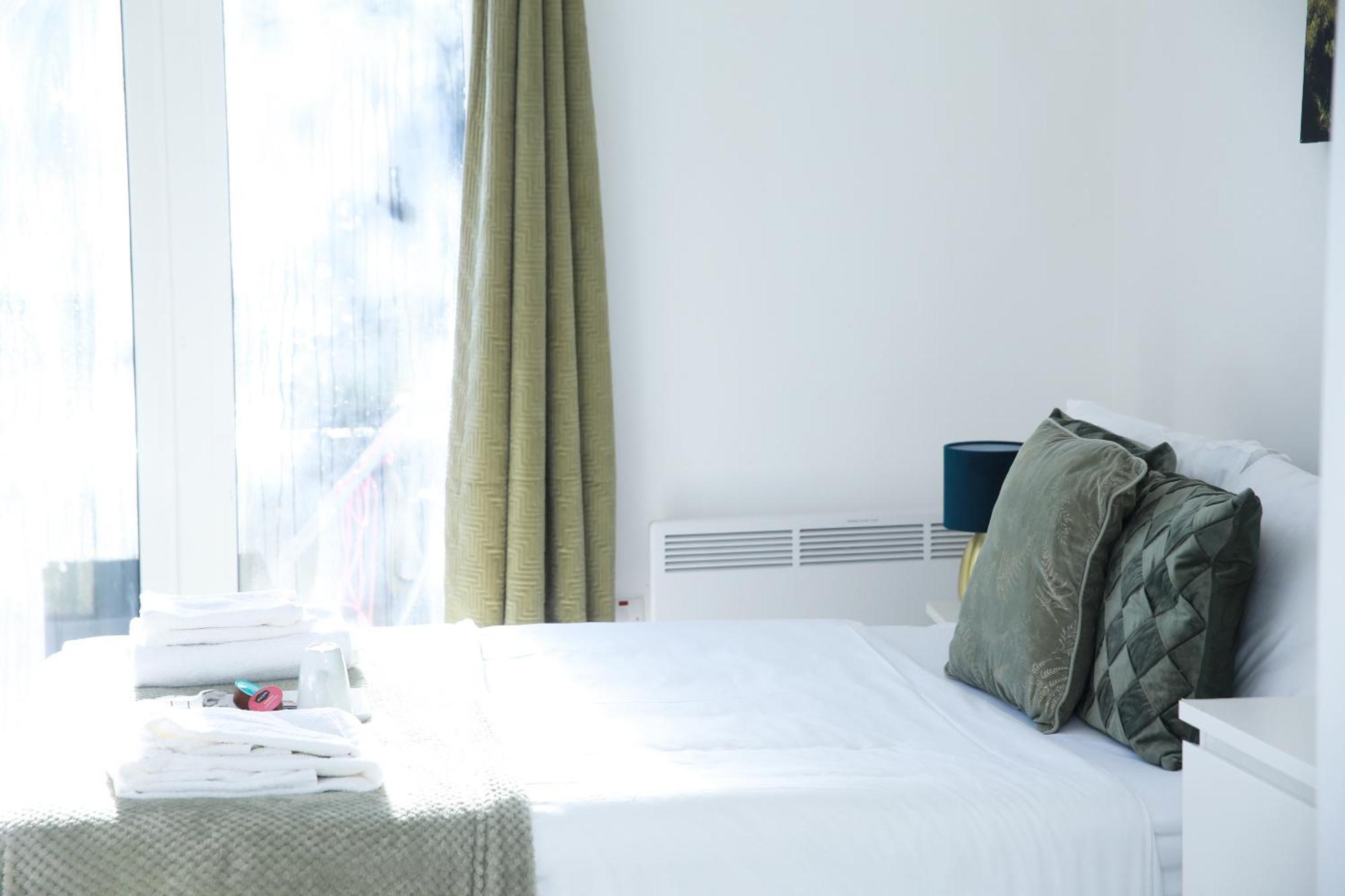 Central Harrow Cozy Apartment With Free Parking Harrow on the Hill Eksteriør bilde