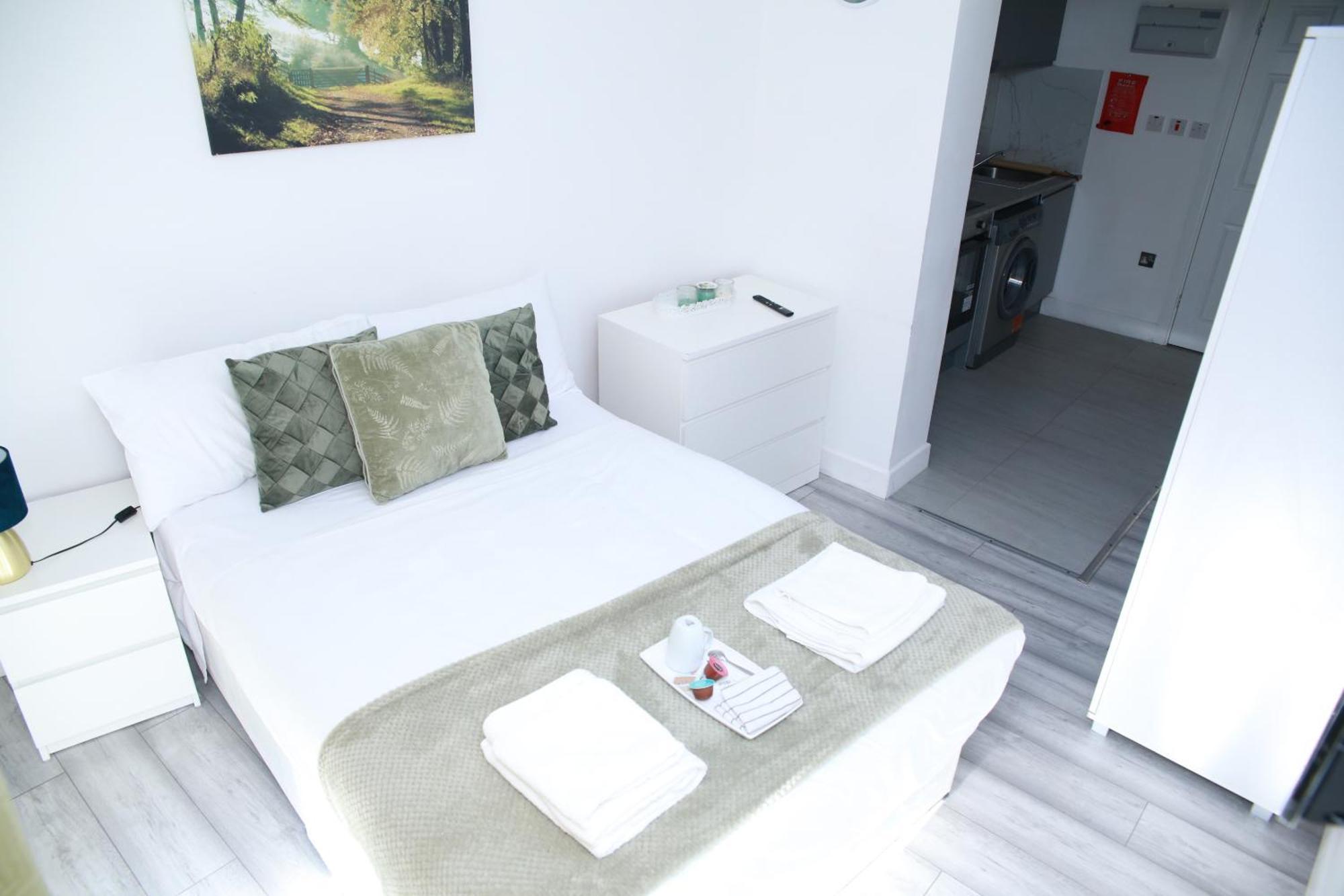 Central Harrow Cozy Apartment With Free Parking Harrow on the Hill Eksteriør bilde